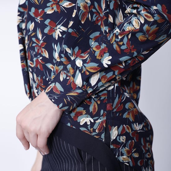 Satin col-v blouse and leaves print - Image 3
