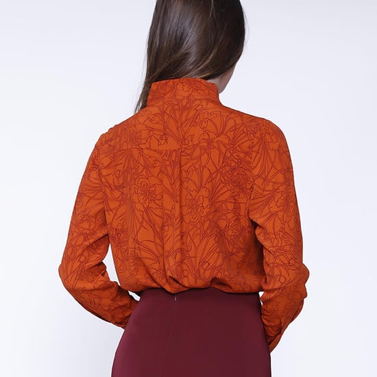 Crossed collar blouse with linear floral print - Image 2