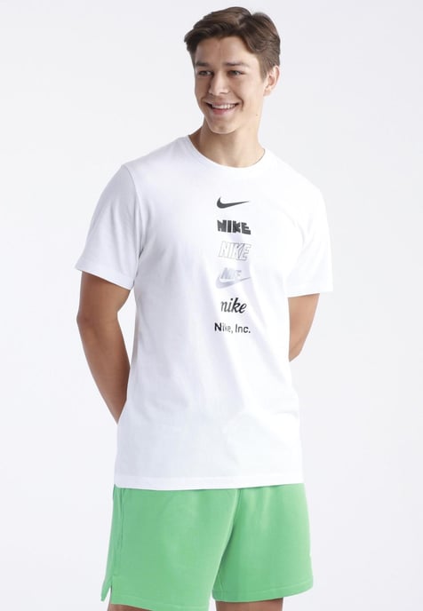 Camiseta Nike Stack Logo para hombre en blanco - Image 4