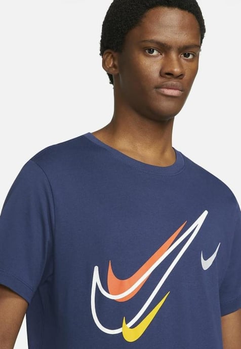 Camiseta azul marino con logo Court Swoosh de Nike para hombre - Image 3