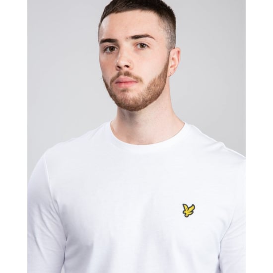 Camiseta blanca de manga larga con la marca Lyle & Scott - Image 3
