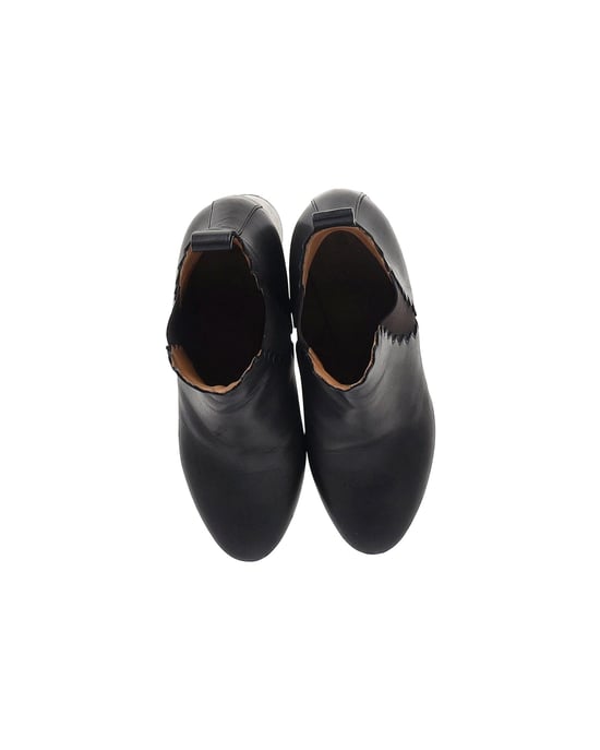 Chloé Scalloped Chelsea Boots in Black Leather - Image 6