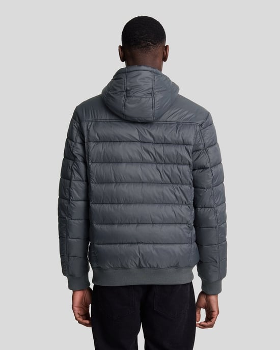 Chaqueta acolchada con capucha en gris metalizado de la marca Lyle & Scott - Image 4