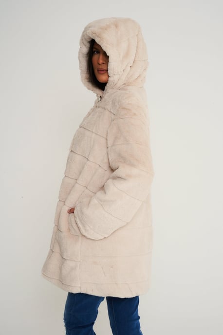 Elle Ladies Hooded Faux Fur Coat in Cream