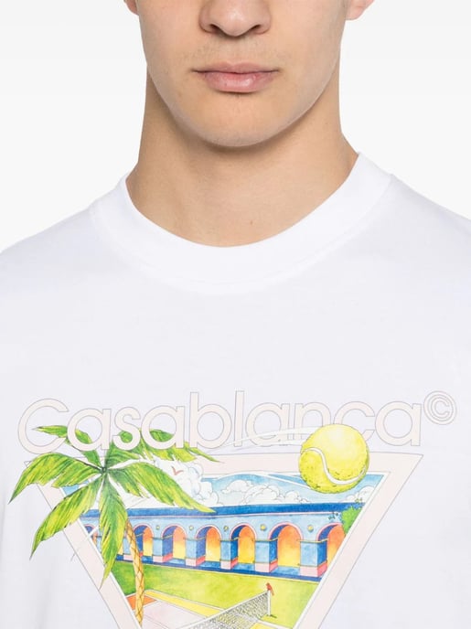 Camiseta blanca con estampado de iconos del Club de Tenis de Casablanca - Image 5