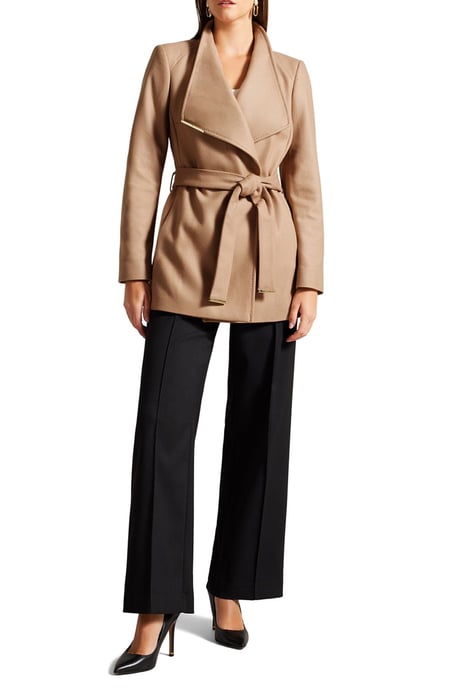 Abrigo Beltemado Rosess Color Camel - Image 1