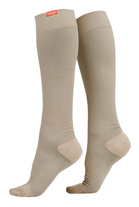 VIM&VIGR - Calcetines de compresión graduada para pantorrilla ancha 15-20 mmhg Nylon que absorbe la humedad para hombres y mujeres - Marañón - Image 1