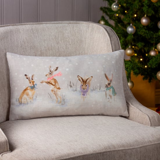 Cojín Impreso en Acuarela con Lirones Nevados de Evans Lichfield - Image 3