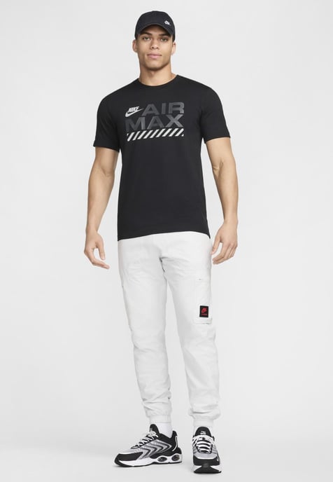 Camiseta Nike Air Max Graphic Negra, Hombre - Image 4