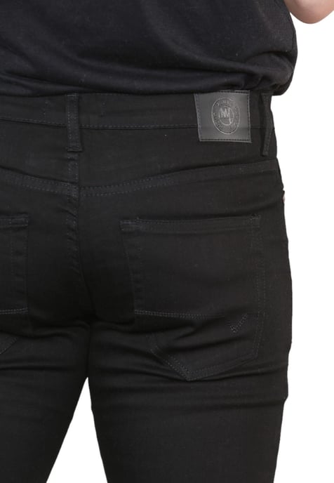 MYT Vaqueros ajustados para hombre Denim elástico en negro - Image 5