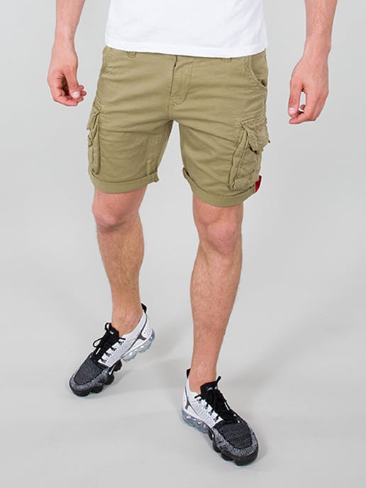Cortos de Crew Alpha Industries para Hombre en Oliva - Image 1