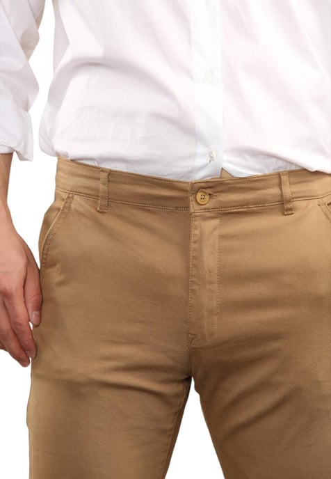 MYT Pantalones chinos ajustados para hombre en color tostado - Image 4