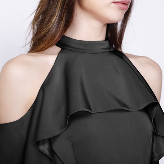 Fitted dress with large ruffles and bare shoulders - Image 5
