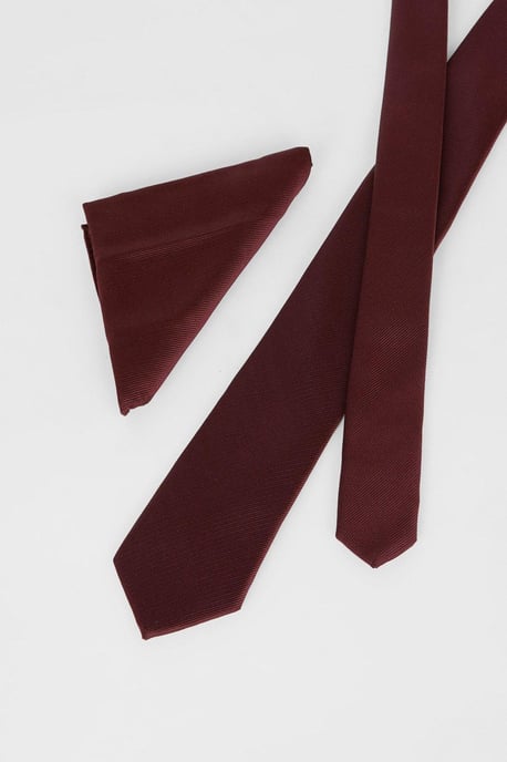 Burgundy Plain Tie And Pocket Square Set - Image 3