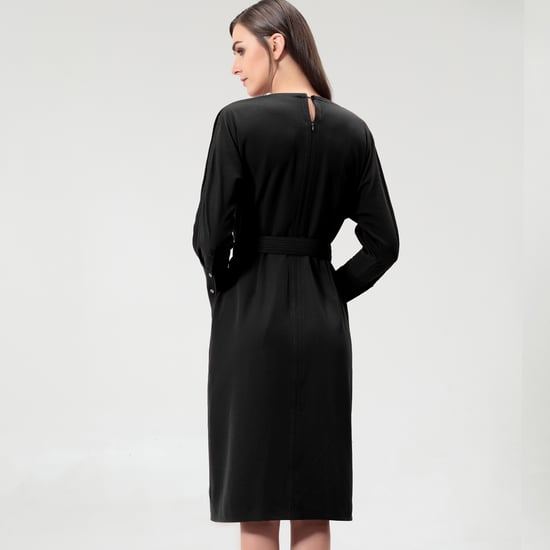 V-neck dress with bat sleeves - Image 3