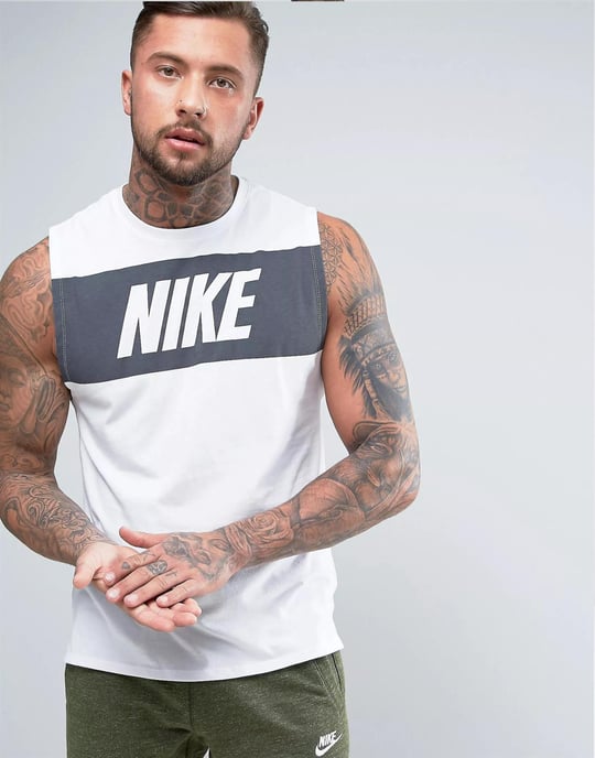 Nike Camiseta Sin Mangas Con Logo Retro En Blanco - Image 1