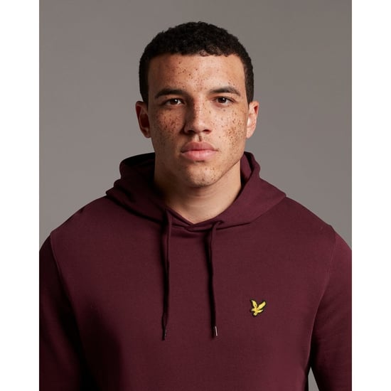 Sudadera con capucha color borgona con la marca Lyle & Scott - Image 4