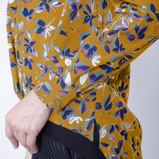 Satin col-v blouse and leaves print - Image 4