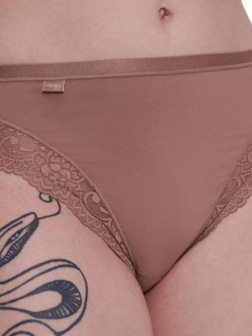 Romance Tai Brief