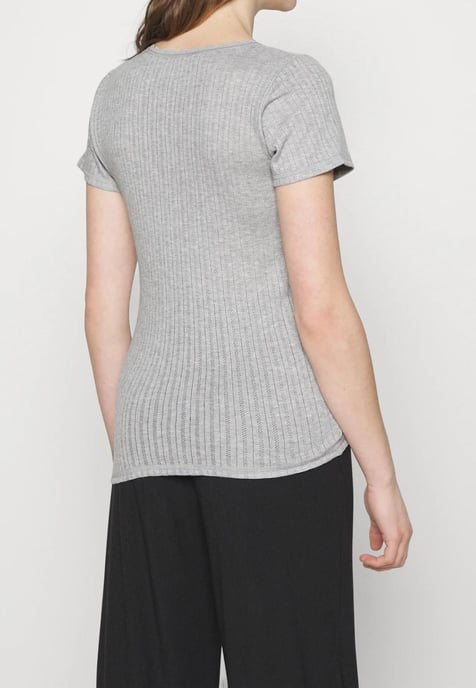 Lote de 2 camisetas térmicas de pointelle de manga corta para mujer en gris/negro - Image 5