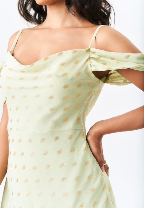 Vestido largo metalizado con mangas caídas y cuello vuelto - Image 3