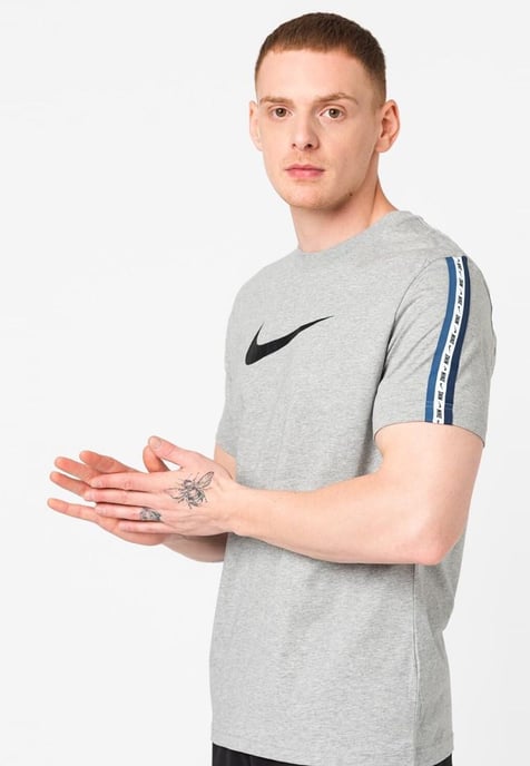 Camiseta gris Sportswear Repeat Club de Nike - Image 3