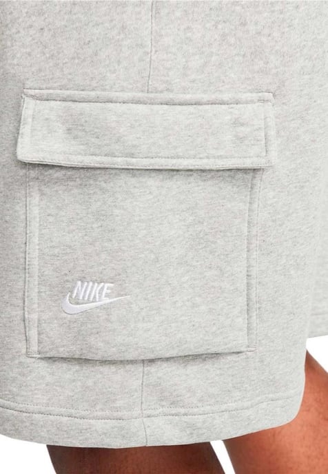 Pantalones cortos tipo cargo para hombre en gris Nike Club - Image 4