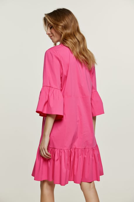 Vestido fucsia con mangas acampanadas y dobladillo con volantes - Image 3