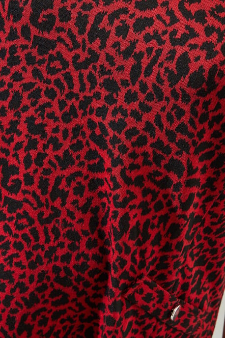 Red Short Sleeve Jacquard Ponte Shift Dress - Image 4