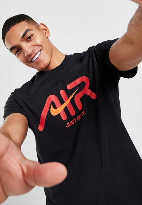 Camiseta Nike Swoosh Air para hombre en negro - Image 3
