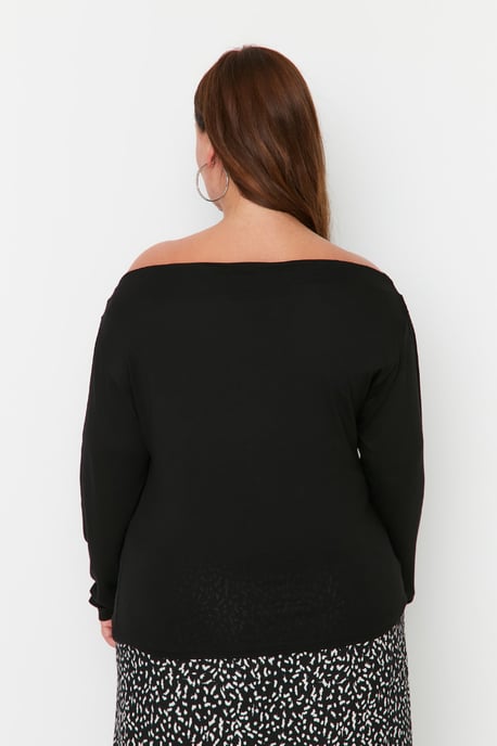 Trendyol Women's Open Shoulders Straight Plus Size Blouse - Image 5