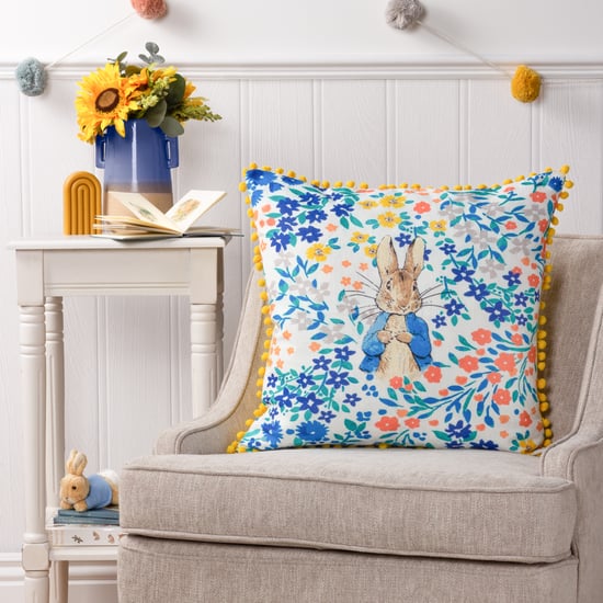 Cojín Infantil Relleno de Plumas Mini Pom-Pom Florelli de Peter Rabbit™ - Image 4