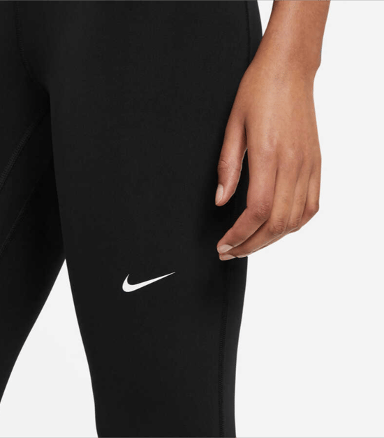Leggings Cortos de Cintura Alta Nike Pro para Mujer en Negro - Image 5