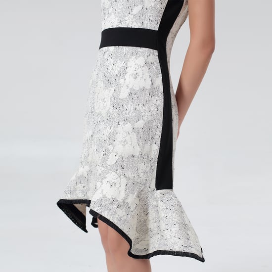 Tailored brocade dress with contrasting braids - Image 5