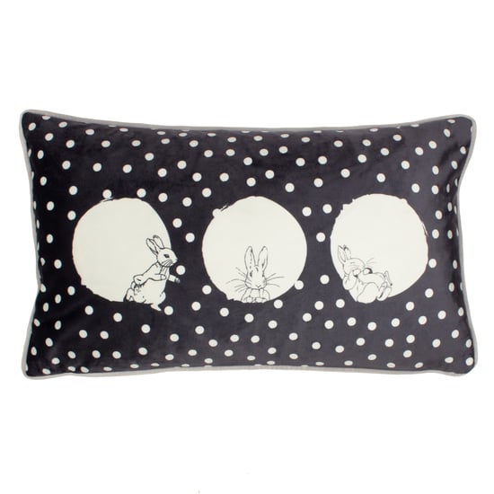 Pillow Scandi-Inspirado con Piped de Peter Rabbit™ con Relleno de Plumas para Niños - Image 1