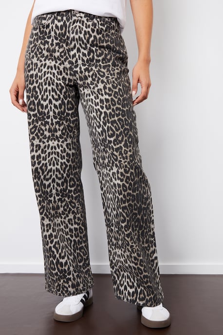 Brown Petite 'Soleil' Leopard Print Wide Leg Denim Jeans - Image 3
