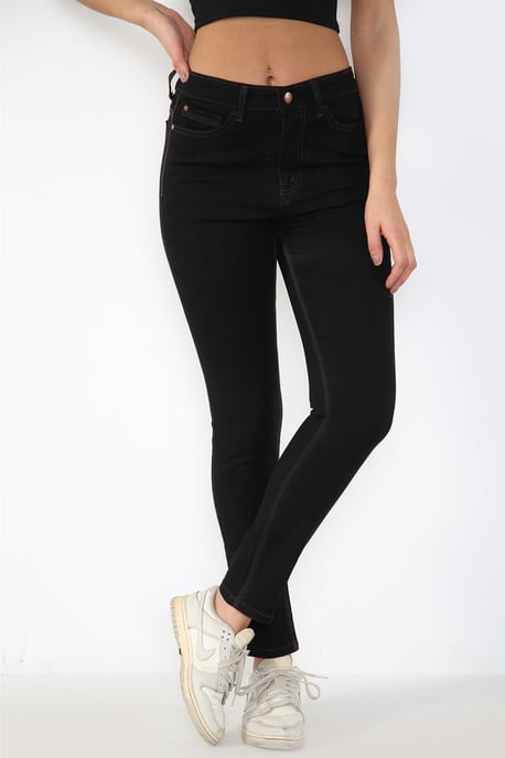 Vaqueros ajustados de cintura alta con forma mágica para mujer en negro - Image 1