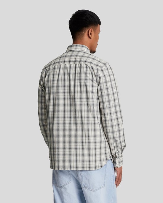 Camisa de manga larga gris metalizado de popelín con cuadros lavados de Lyle & Scott - Image 3