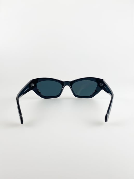 Black Angular Cat-Eye Sunglasses