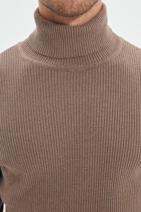 Trendyol Men's  Plain  Sweater - Image 4