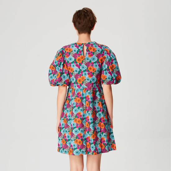 Short trapeze dress with floral print - Image 3