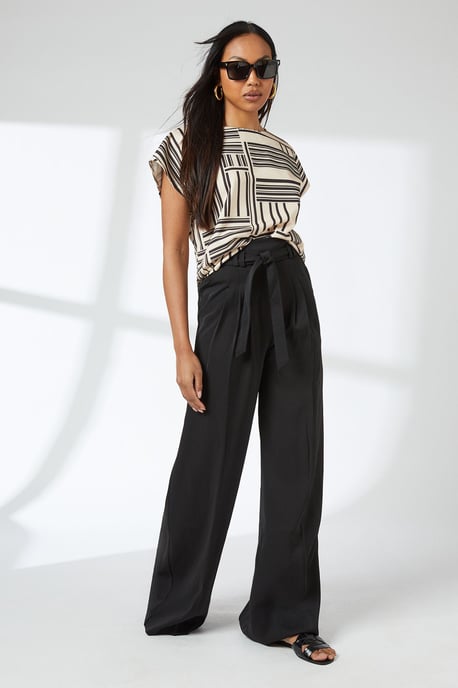 Mono Geo Print Short Sleeve Top