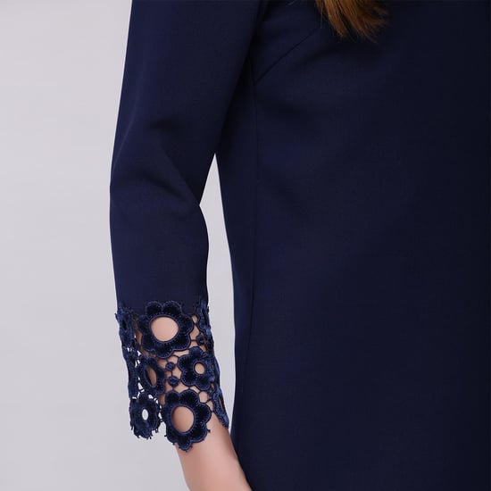 Straight dress decorated with velvet lace - Image 3