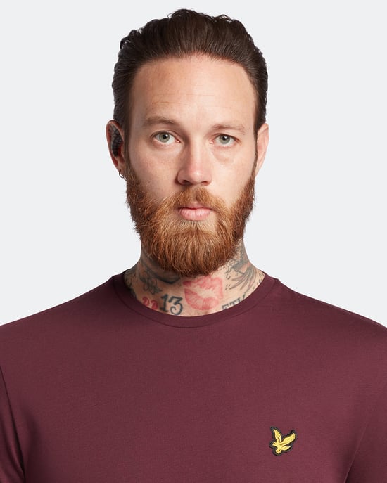 Lyle & Scott Plain T-Shirt in Burgundy - Image 5