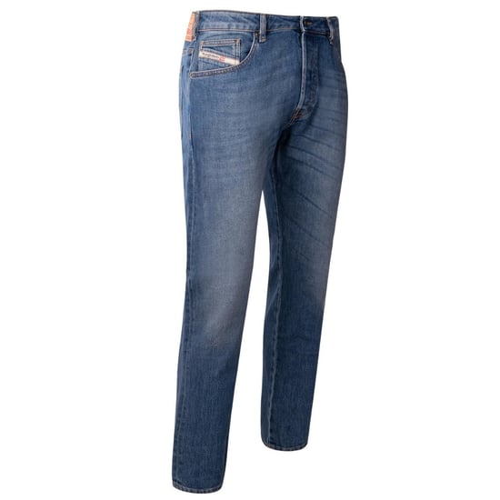 Vaqueros de corte tapered en azul medio D-Yennox de Diesel - Image 2