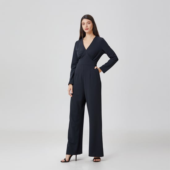V-Cleavage jumpsuit - Image 3