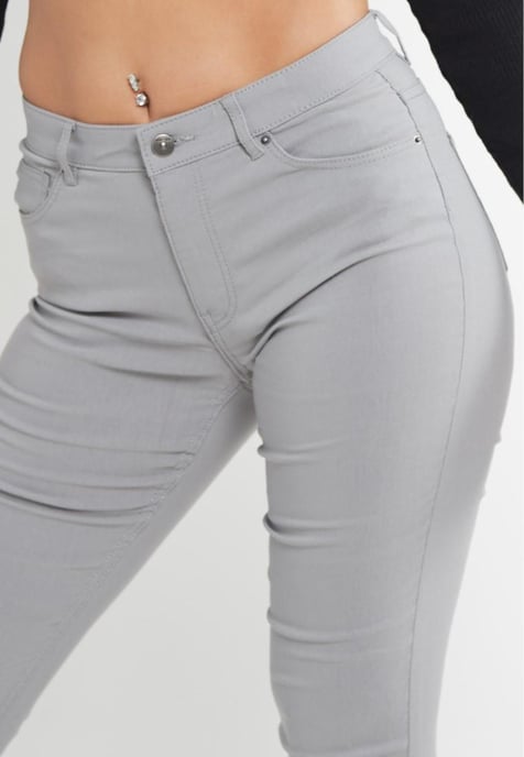 MYT Chinos ajustados y superelásticos para mujer, color gris - Image 5