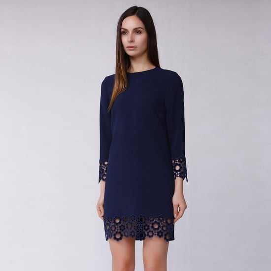 Straight dress decorated with velvet lace - Image 1