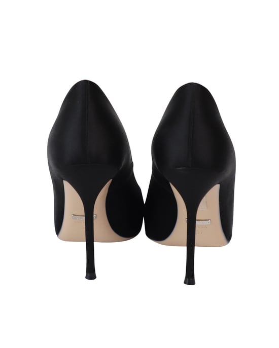 Gucci Dionysus Embellished Pumps in Black Satin - Image 4