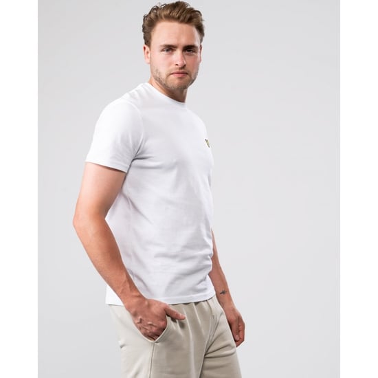 Camiseta blanca con logo en el pecho de Lyle & Scott - Image 2